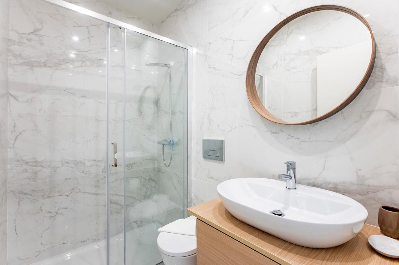 Central Studio W/ Pool, Ac & Patio By Lovelystay Porto Dış mekan fotoğraf
