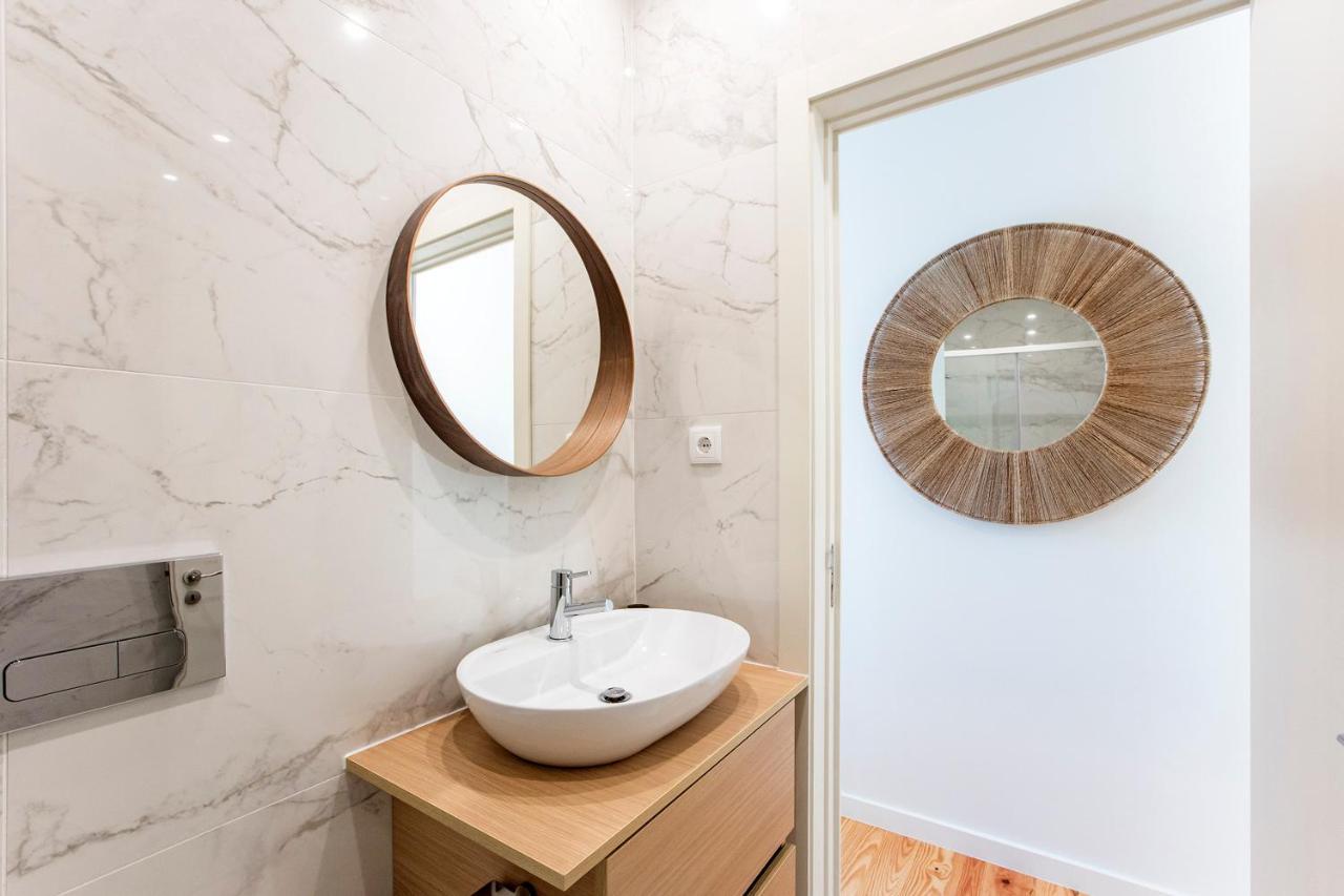 Central Studio W/ Pool, Ac & Patio By Lovelystay Porto Dış mekan fotoğraf